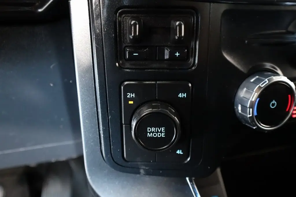 2023 Ford F-150 XLT photo 9