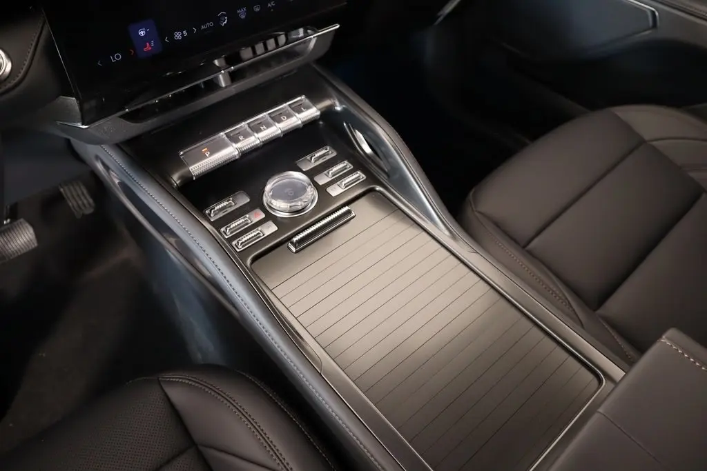 2025 Lincoln Nautilus Premiere photo 7