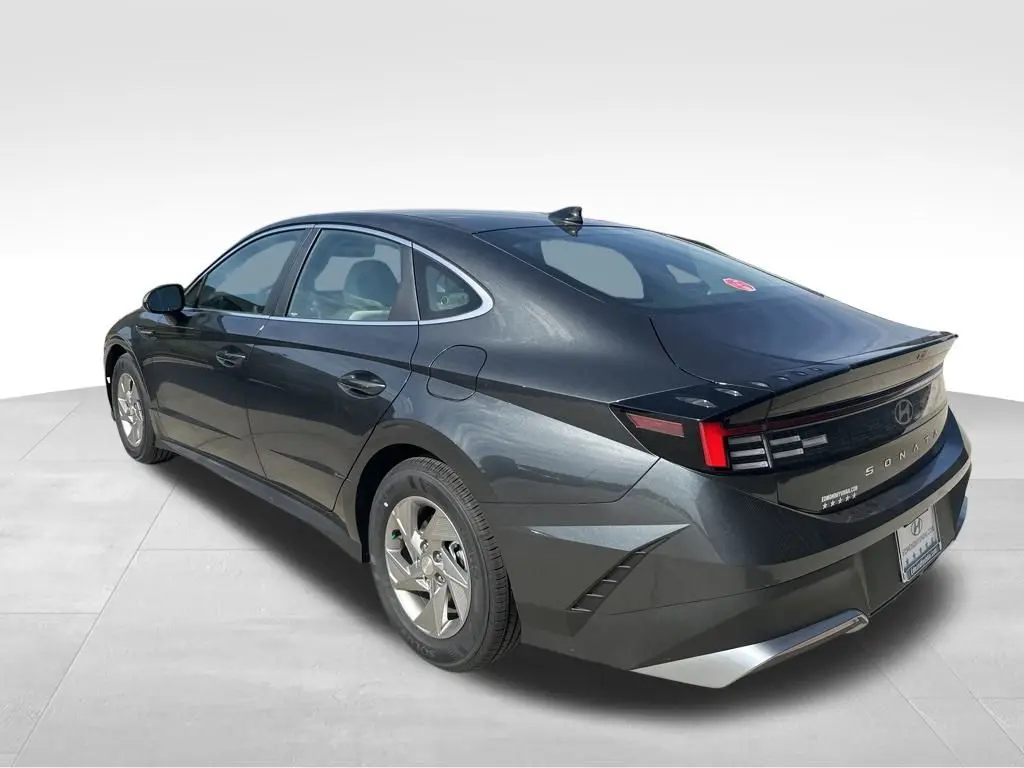 2026 Hyundai Sonata SE photo 8