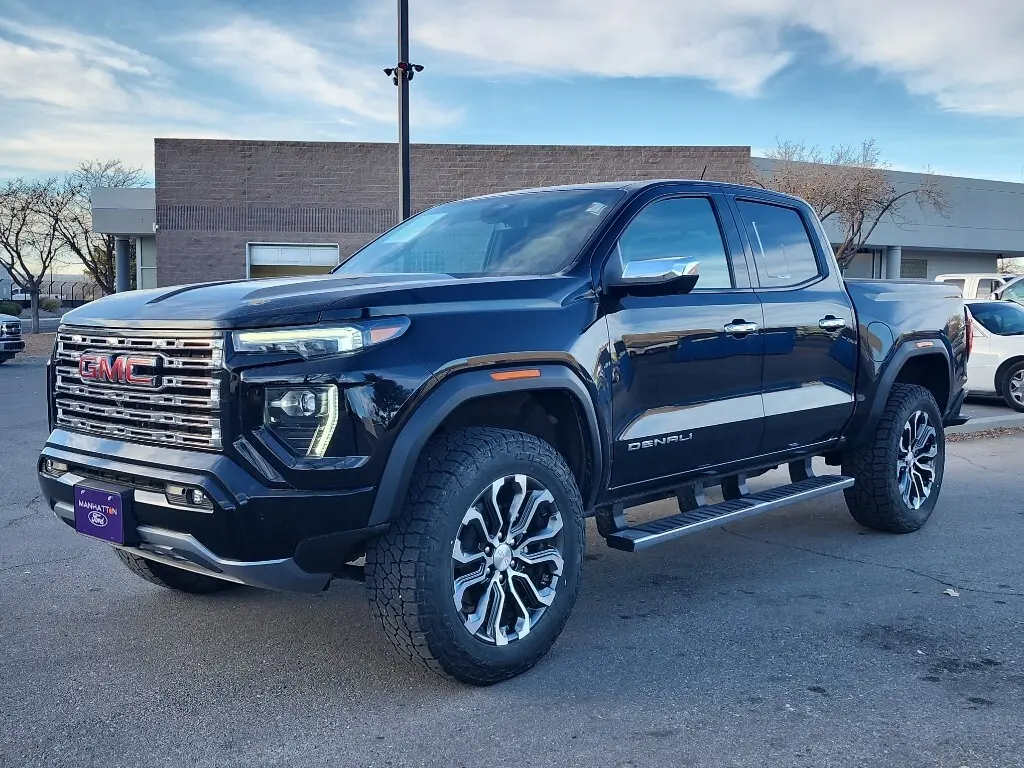 2023 GMC Canyon Denali's photo