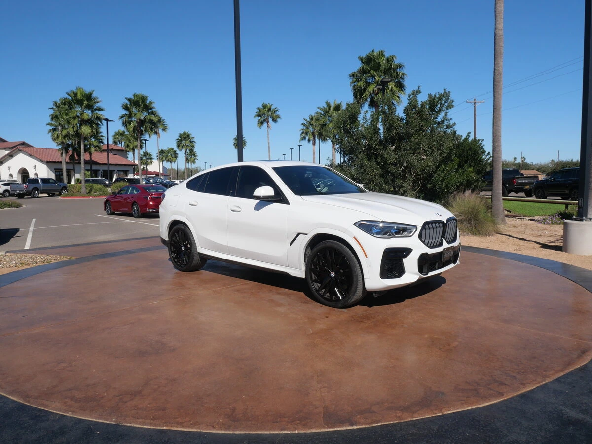 2023 BMW X6 M50i's photo