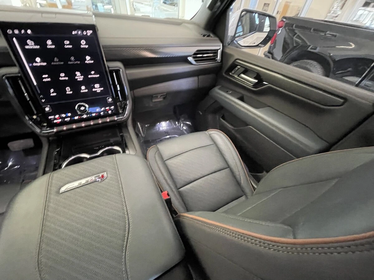 2025 GMC Yukon XL AT4 - Photo 36