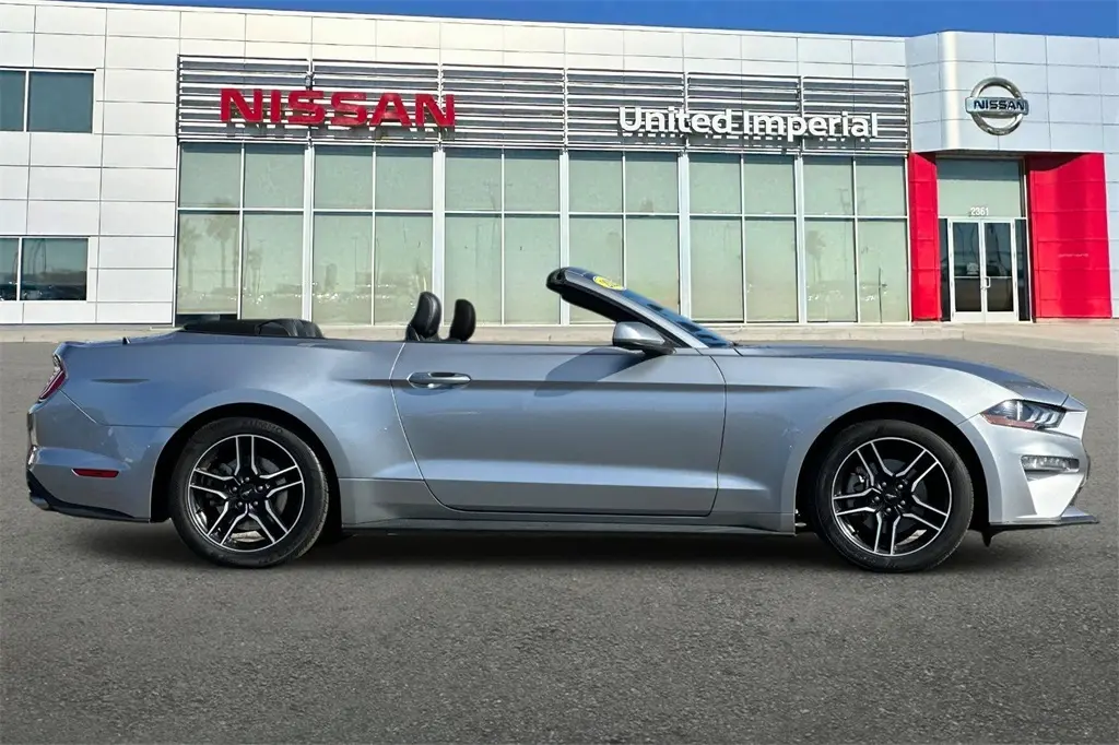 2023 Ford Mustang EcoBoost Premium photo 3