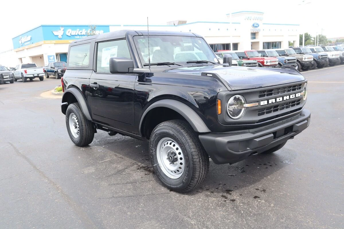 2026 Ford Bronco Base 4x4's photo