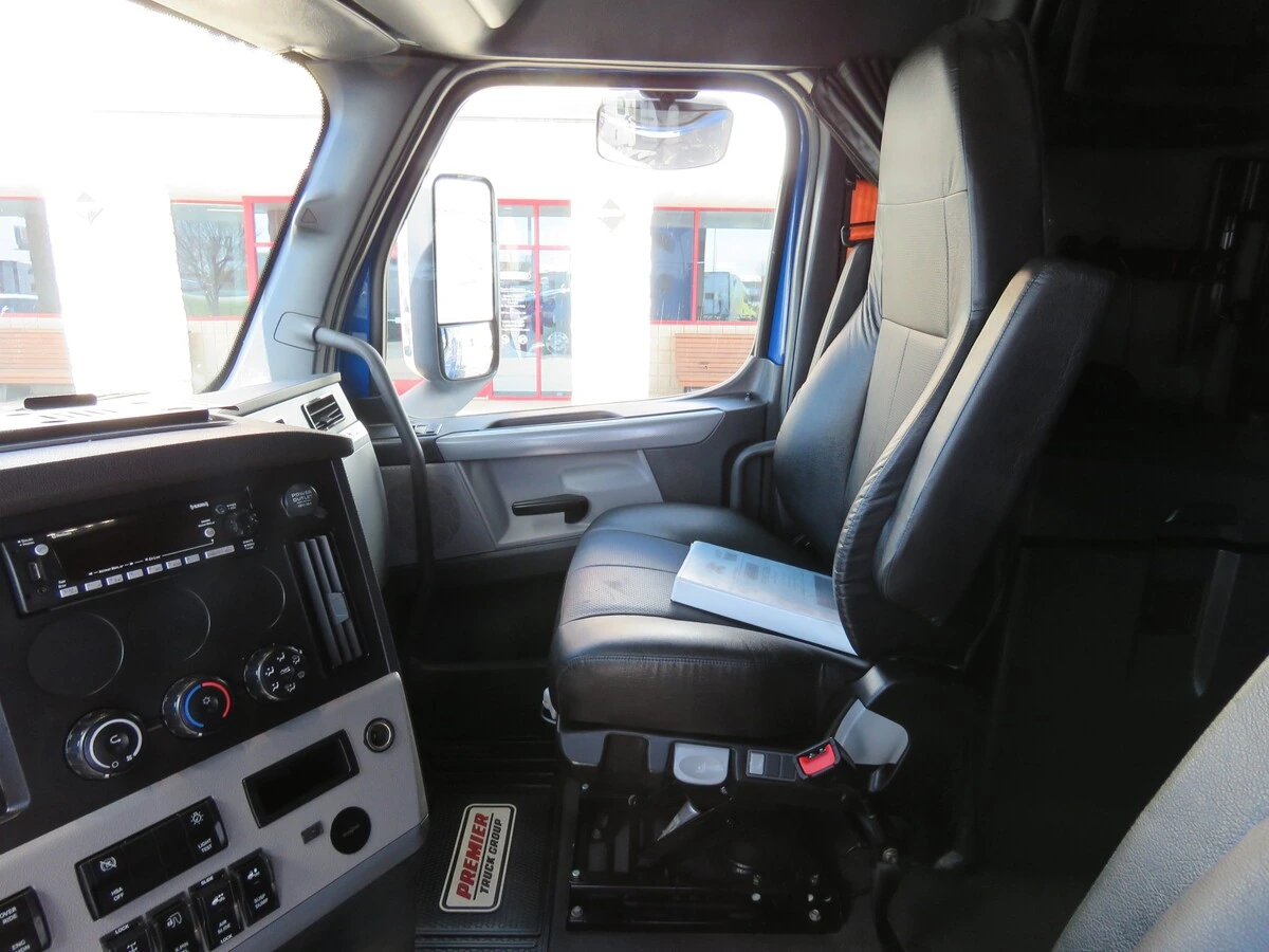 2022 Freightliner Cascadia - image 15