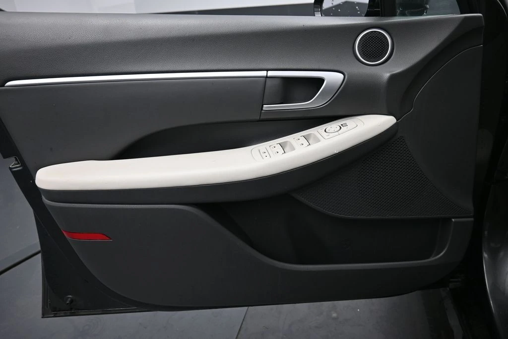 2025 Hyundai Sonata SEL - Photo 23