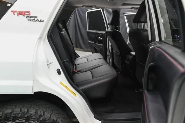 2018 Toyota 4Runner TRD Off-Road photo 16