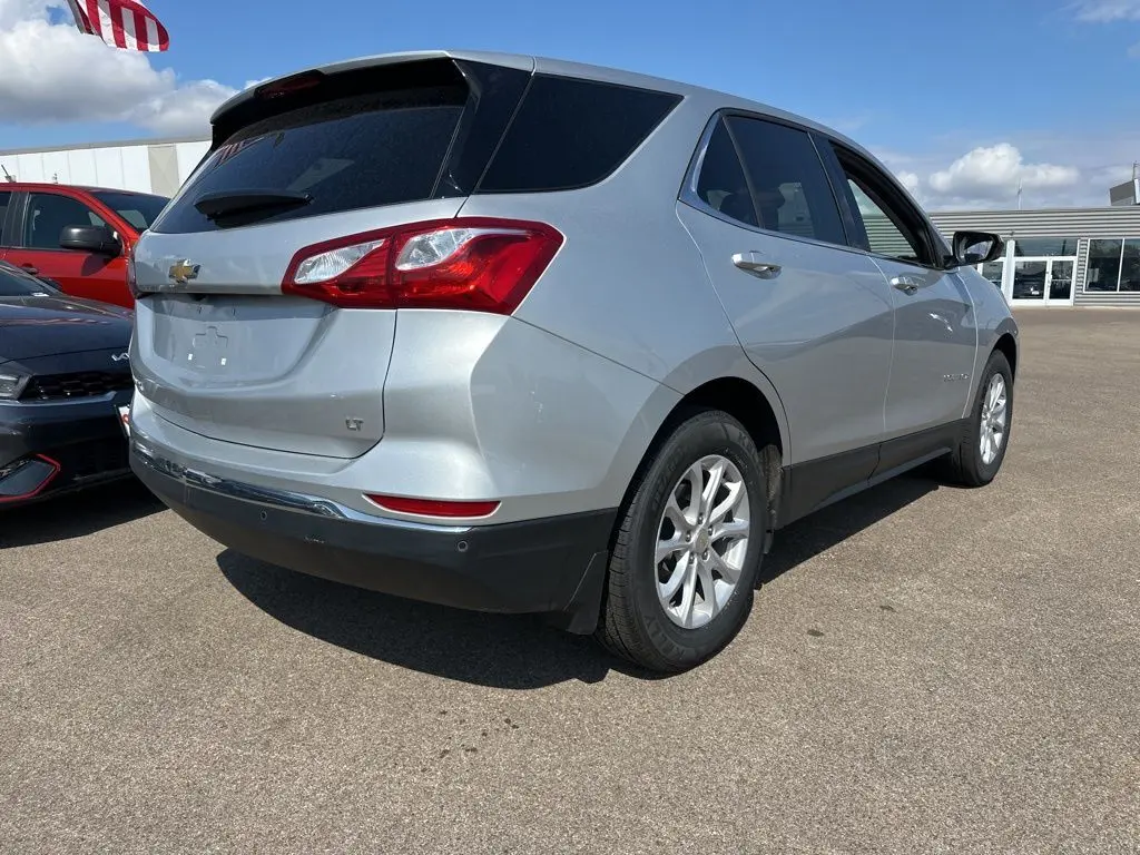 2020 Chevrolet Equinox LT photo 7