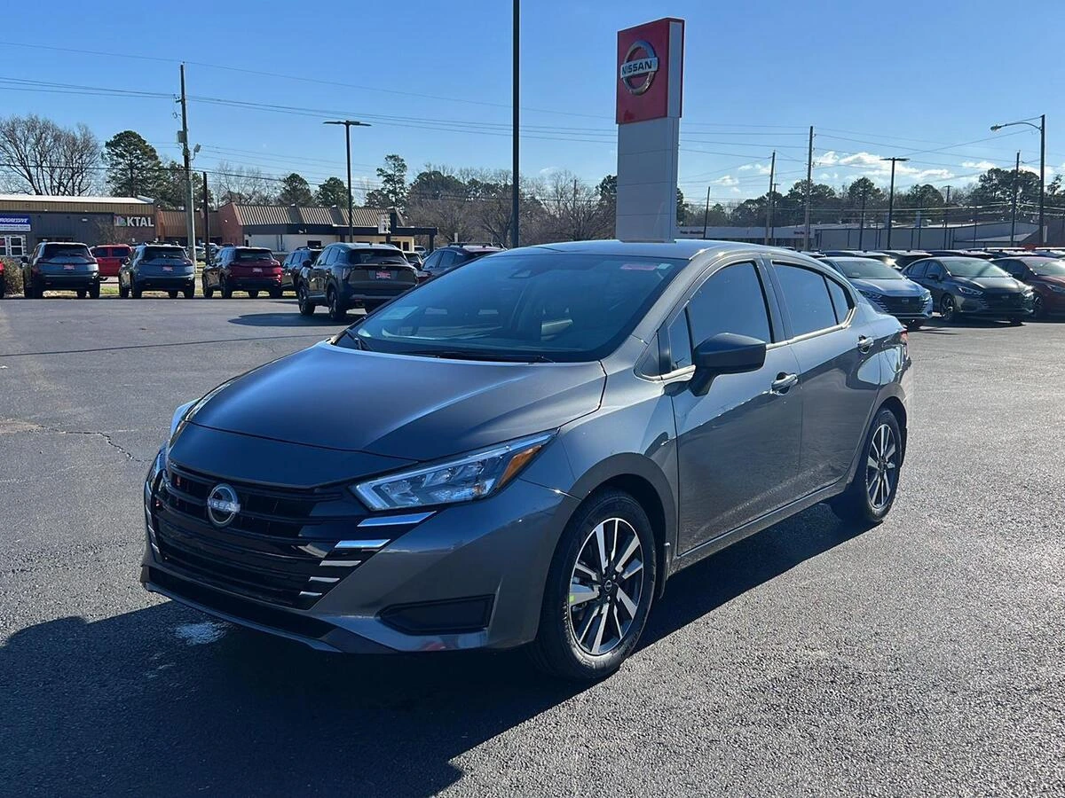 2025 Nissan Versa Sedan SV's photo