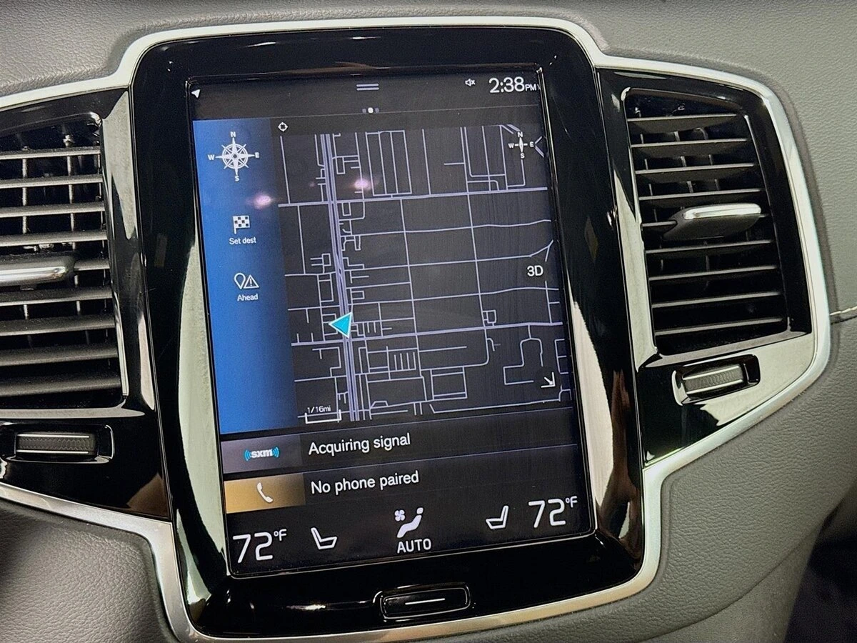 2022 Volvo - image 16