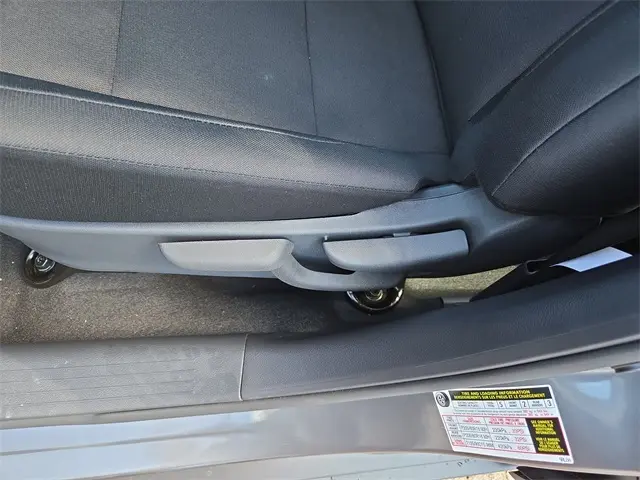 2025 Nissan Kicks Play S photo 12