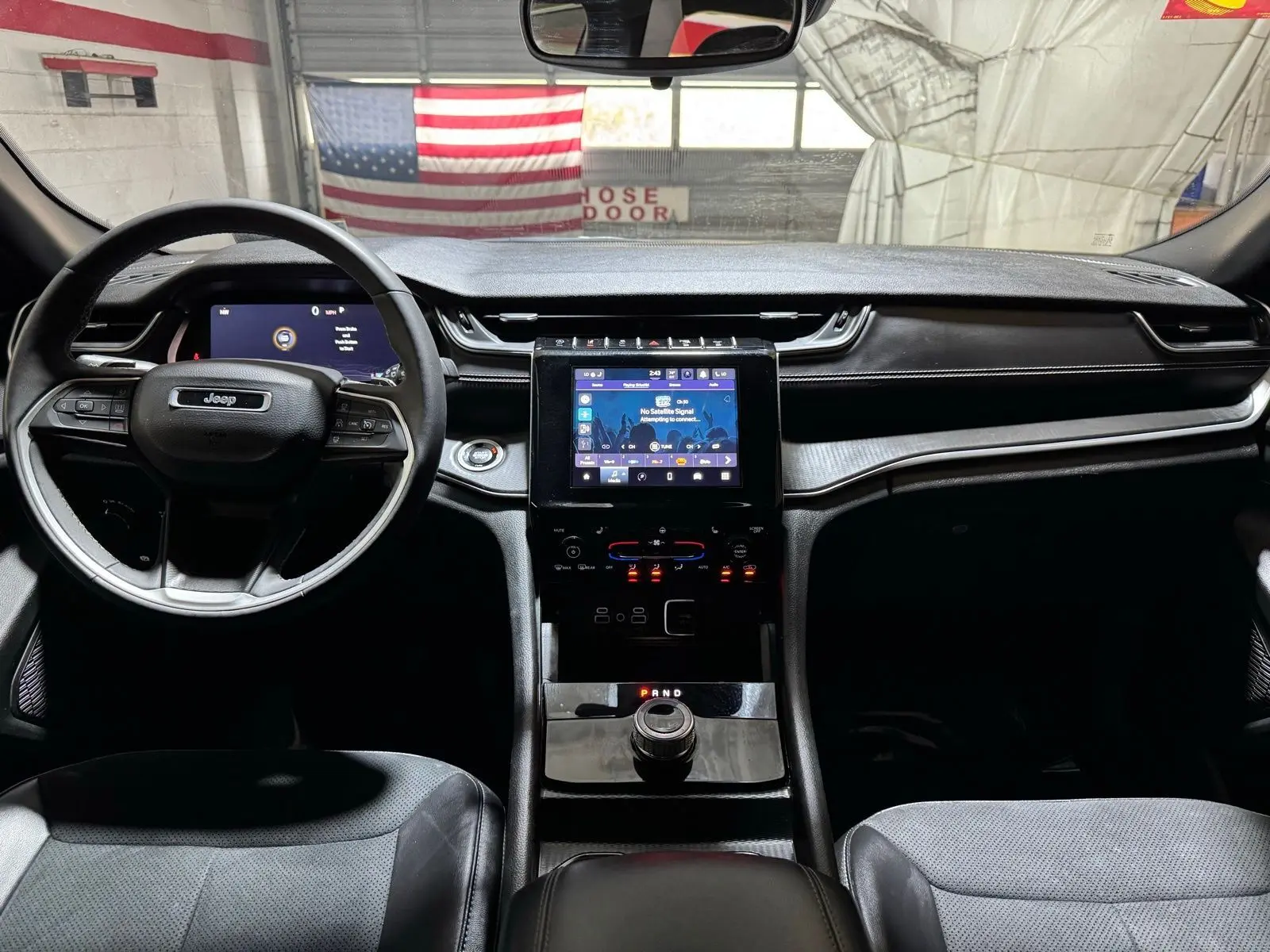 2024 Jeep Grand Cherokee Altitude photo 17
