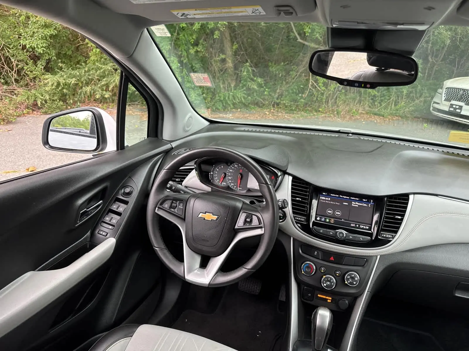 2022 Chevrolet Trax LT photo 32