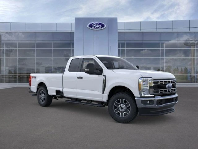 2025 Ford F-350 Super Duty XLT's photo