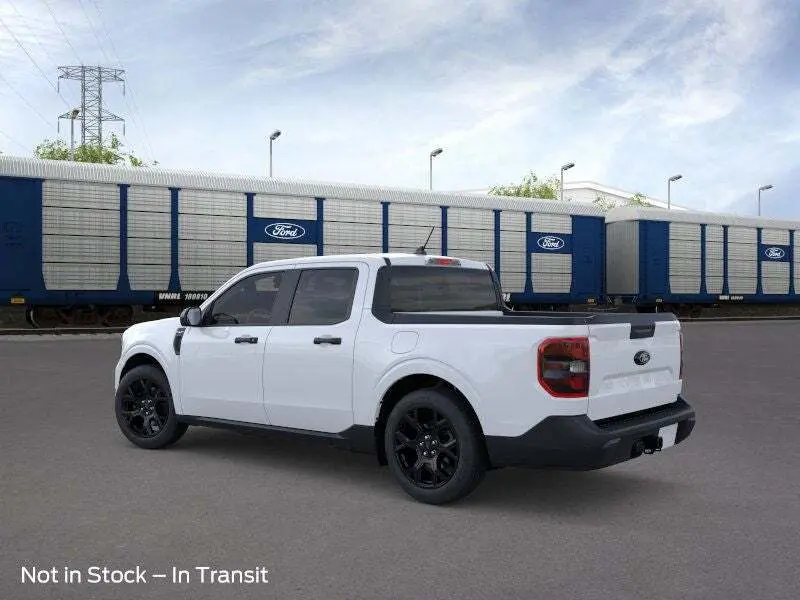 2025 Ford Maverick XLT photo 2