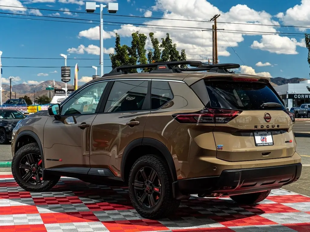 2026 Nissan Rogue SV photo 2