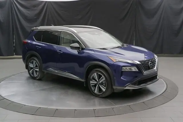2023 Nissan Rogue SL photo 2