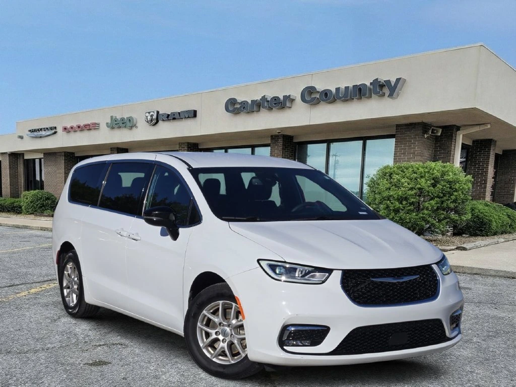 2025 Chrysler Pacifica Select