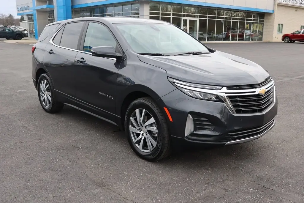 Used 2023 Chevrolet Equinox LT with VIN 3GNAXKEG8PS114176 for sale in Atwater, OH