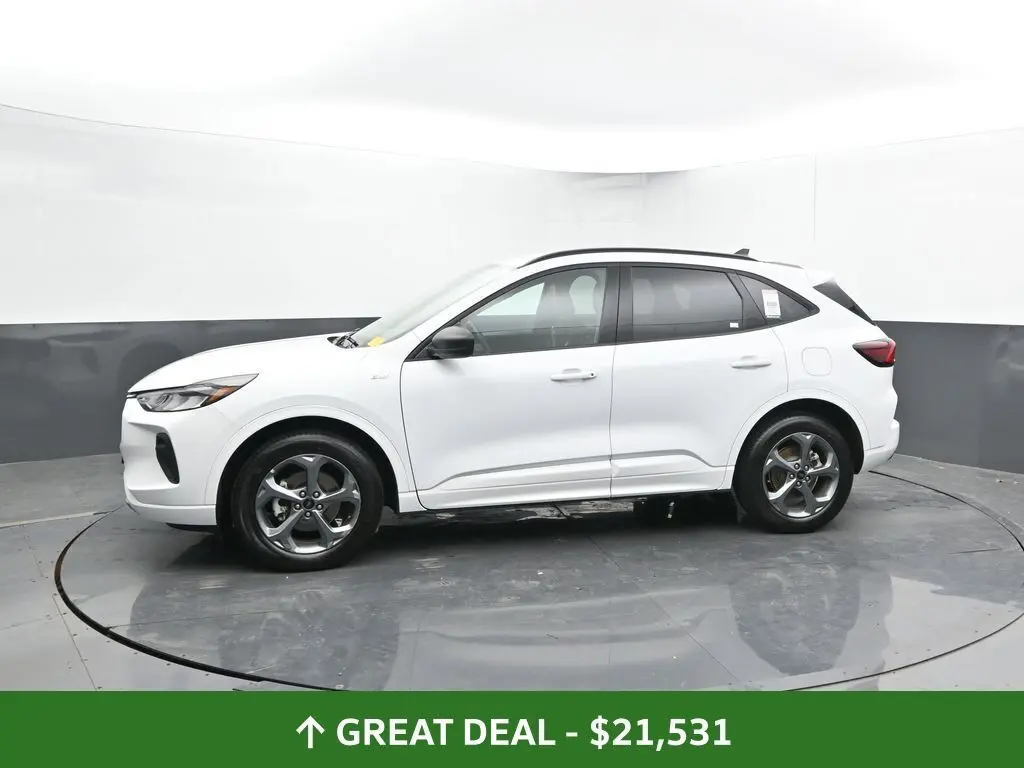 2023 Ford Escape ST-Line photo 4
