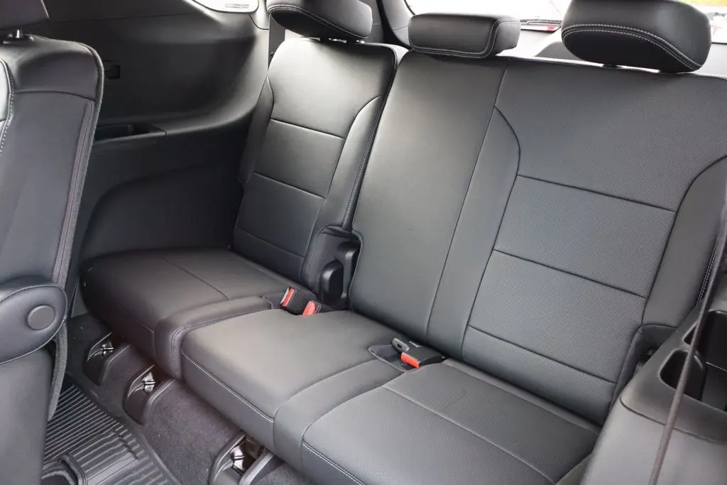 2026 Chevrolet Traverse 2LT photo 37