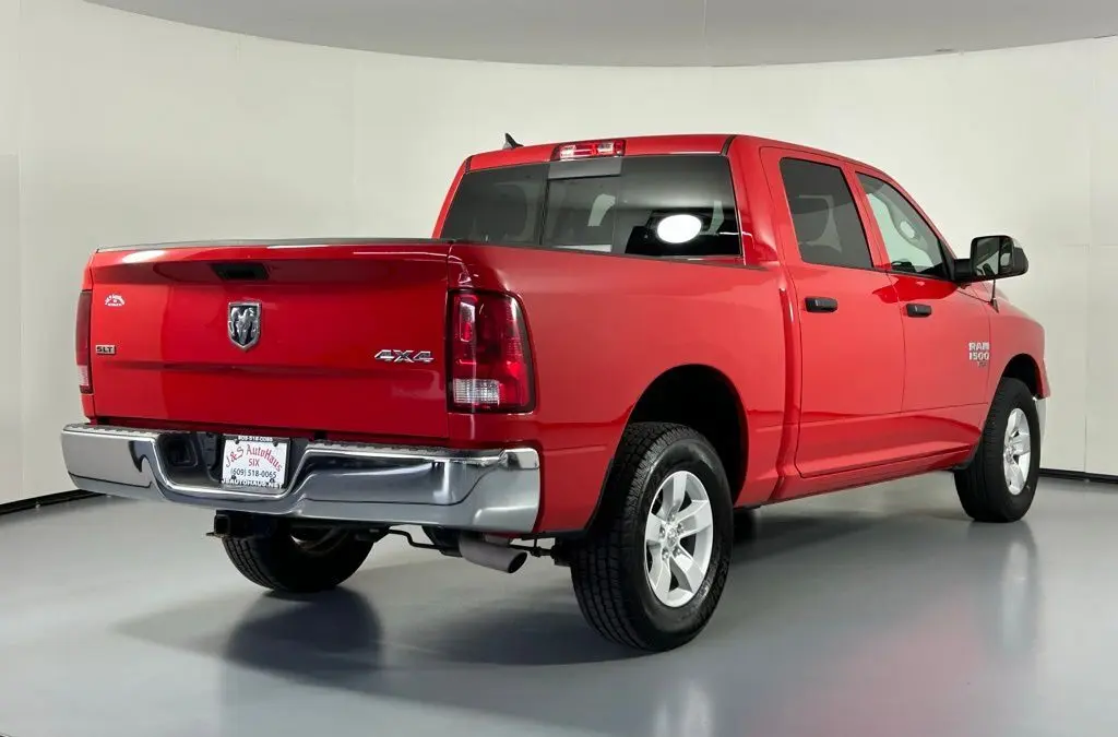 2023 Ram 1500 Classic SLT photo 7