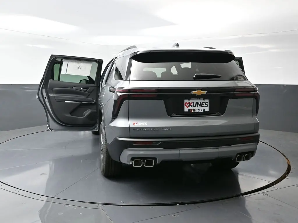 2026 Chevrolet Traverse 2LT photo 45