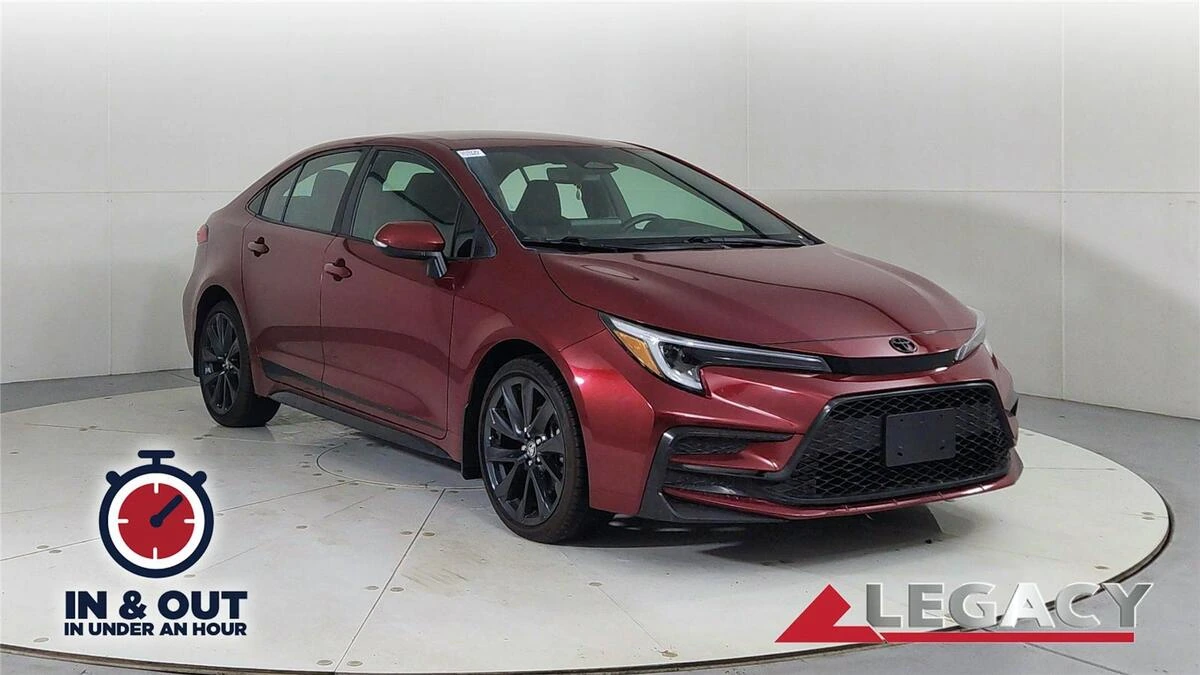 2024 Toyota Corolla SE's photo