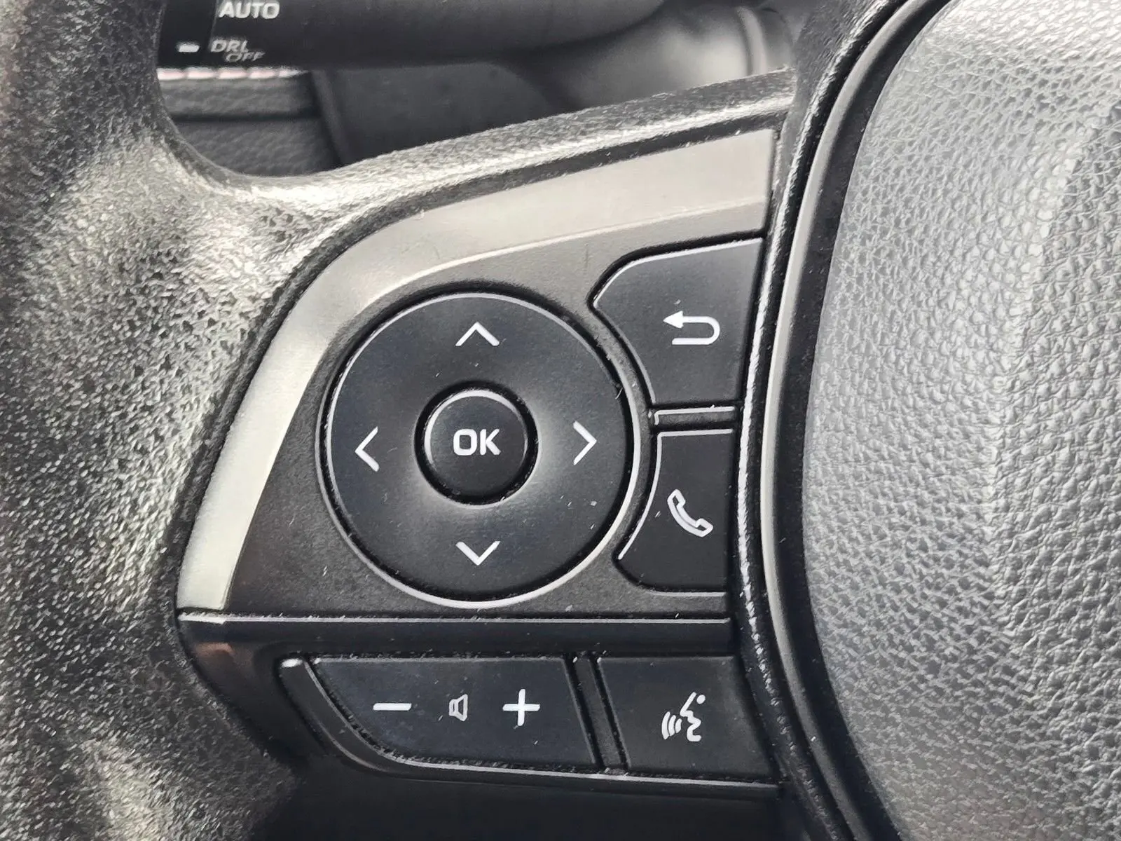 2022 Toyota RAV4 XLE photo 23