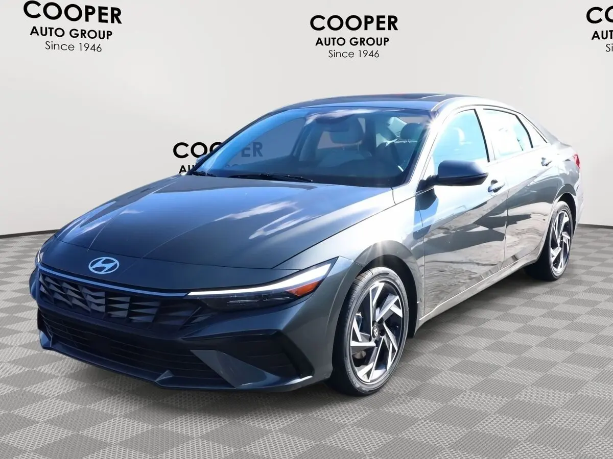 2026 Hyundai Elantra Limited photo 3