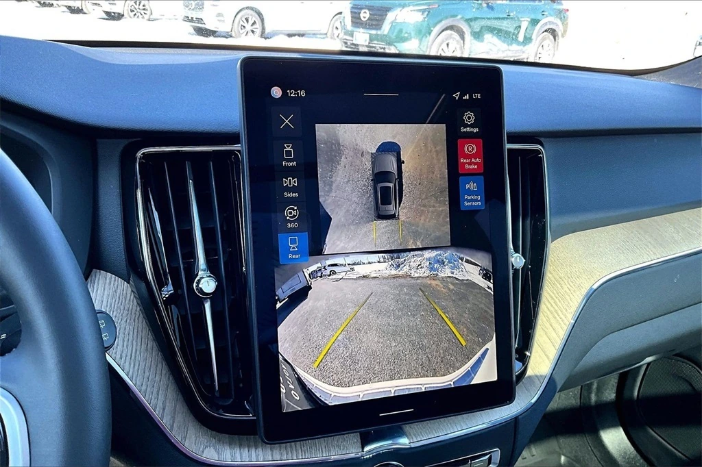 2026 Volvo - image 14