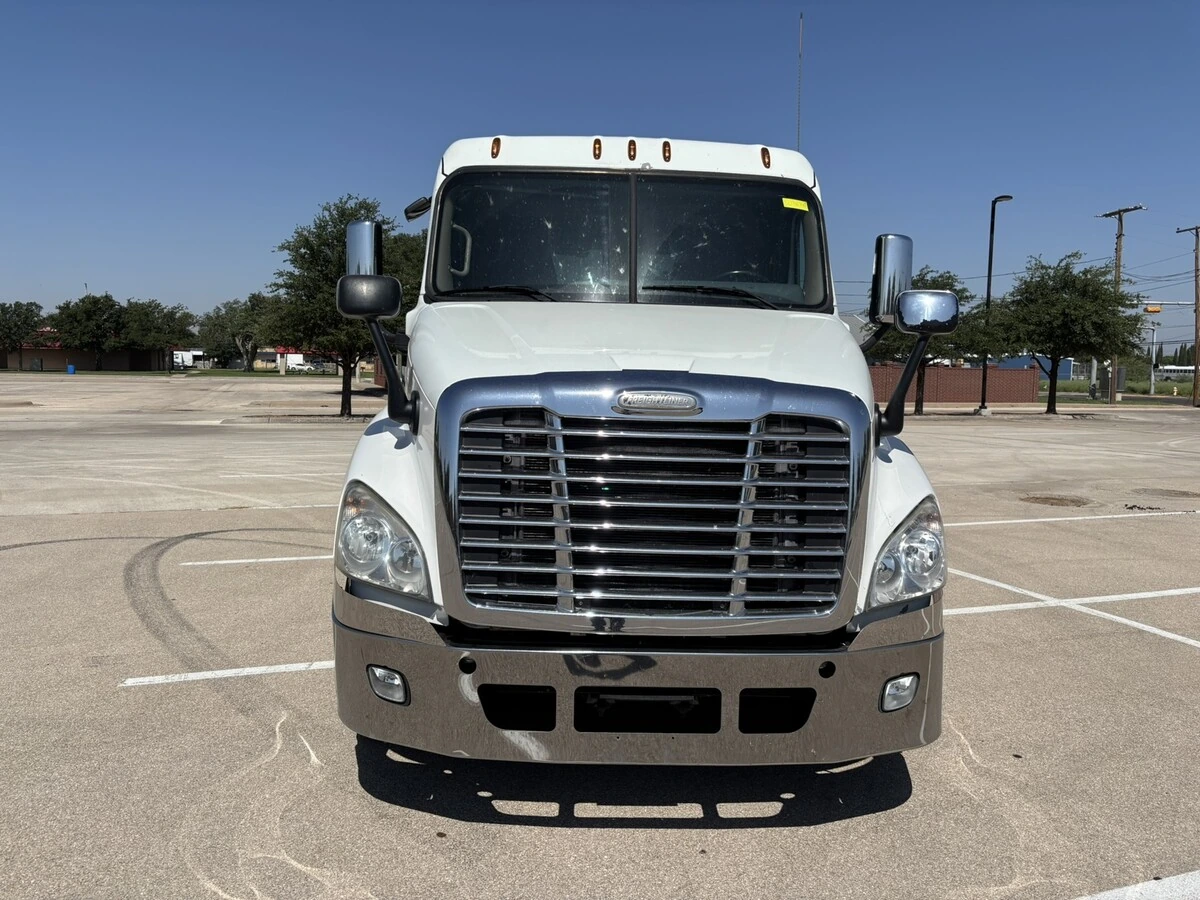 2020 Freightliner Cascadia — photo 5