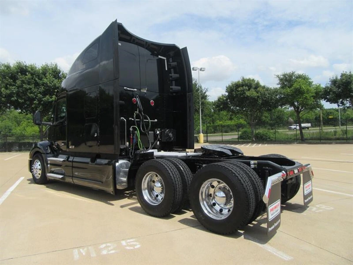 2023 Peterbilt 579 — photo 3