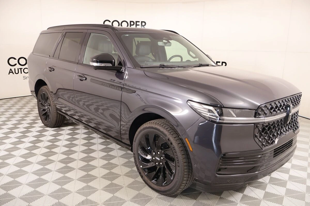 2025 Lincoln Navigator Reserve 4WD's photo