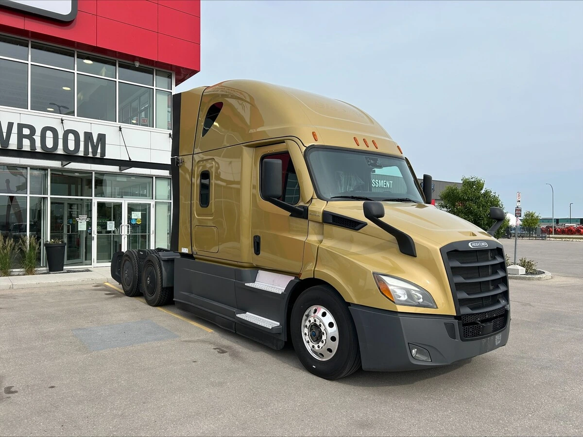2022 Freightliner Cascadia — photo 3