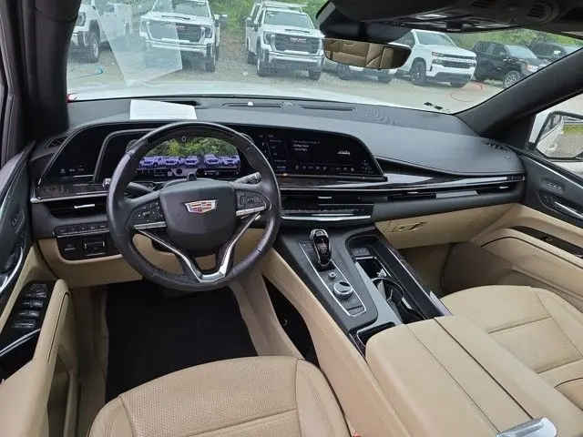 2023 Cadillac Escalade Premium Luxury photo 4