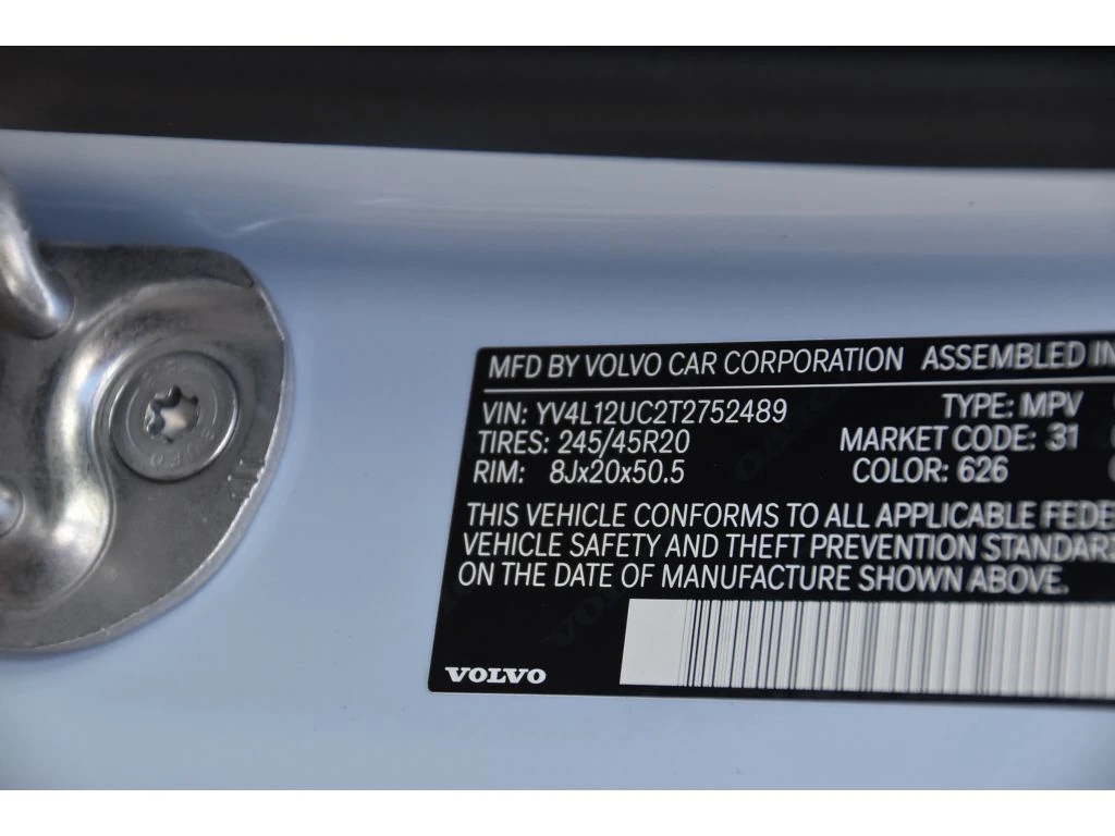 2026 Volvo - image 27