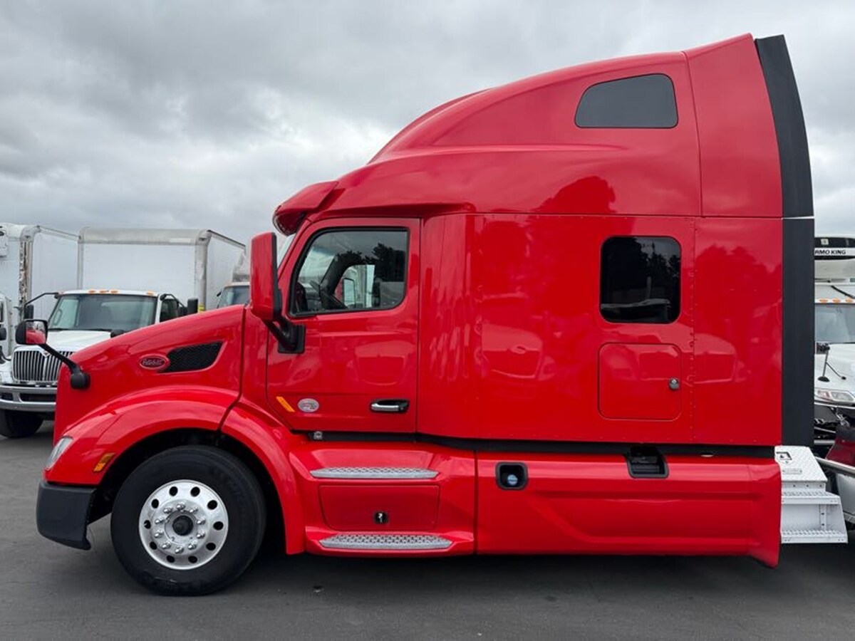 2022 Peterbilt in Portland, OR — photo 6
