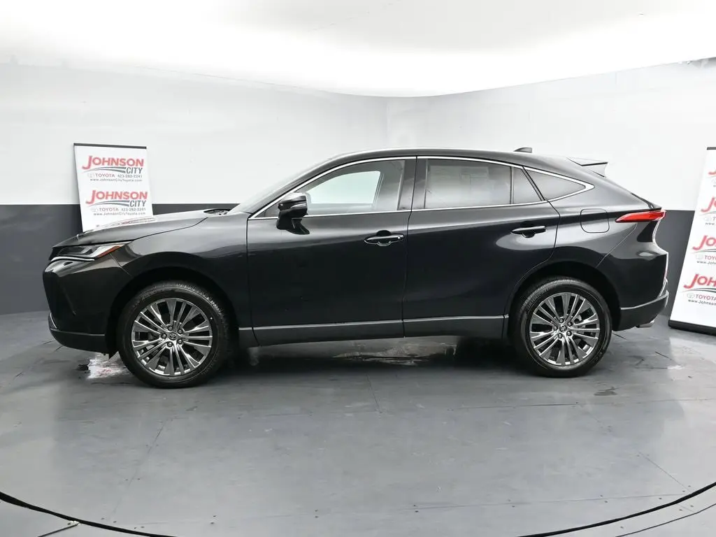 2023 Toyota Venza Limited photo 4