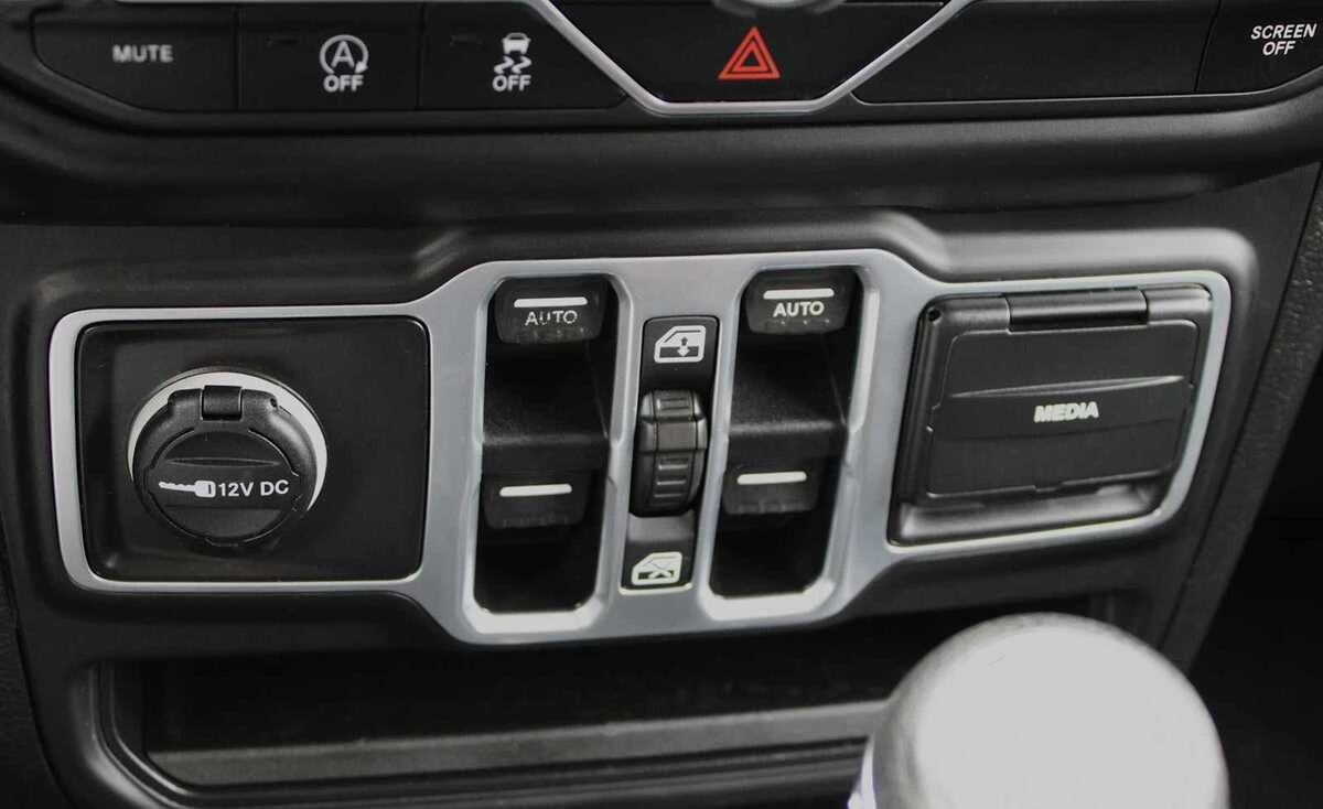 2018 Jeep All-New Wrangler Unlimited Sahara - Photo 31