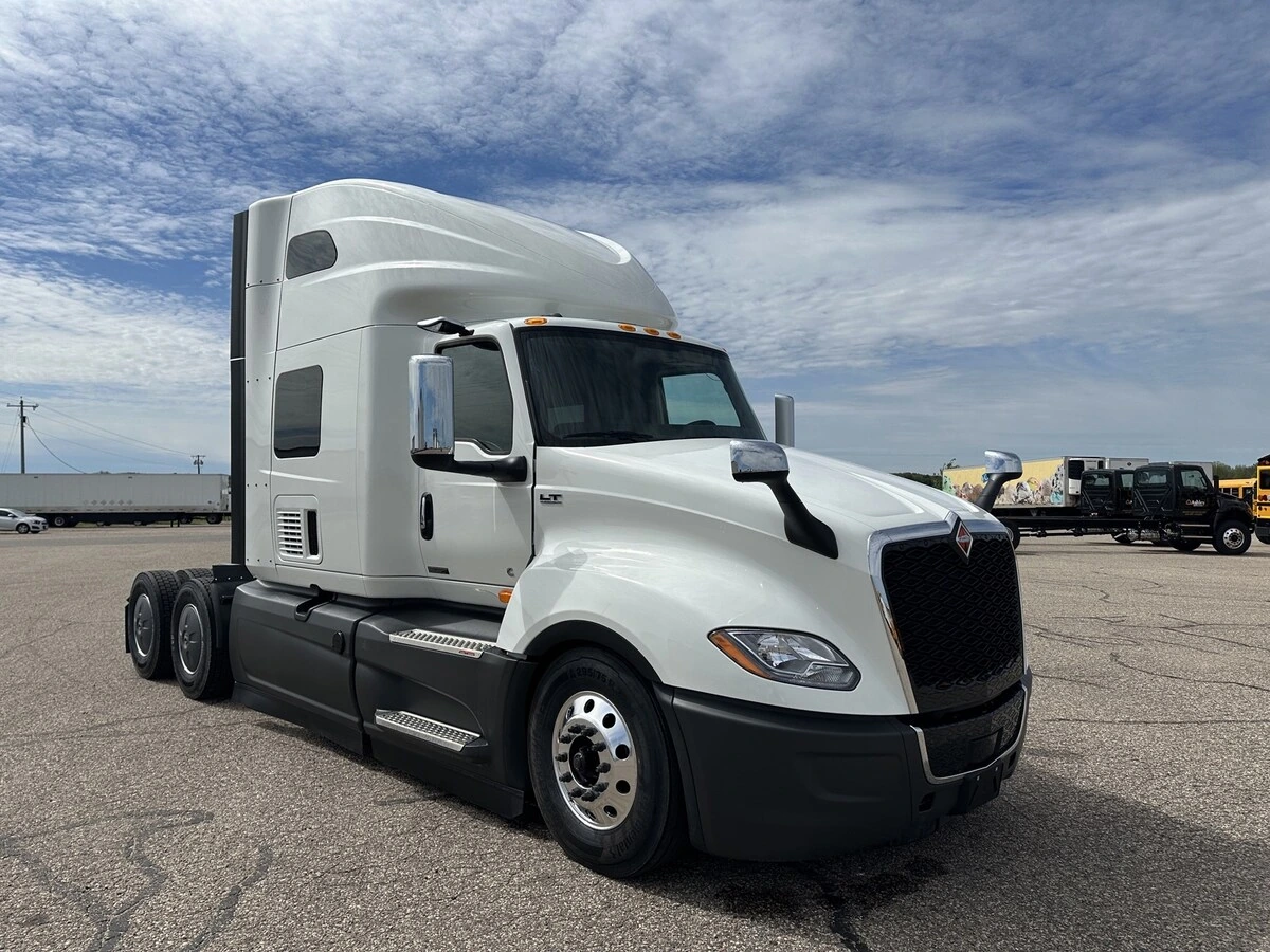2027 International LT in Wausau, WI — photo 2