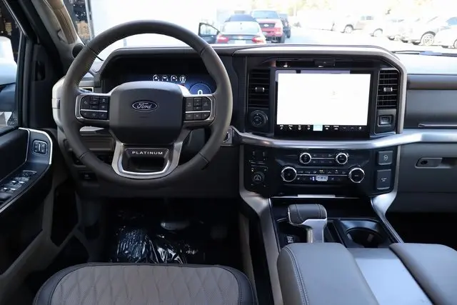 2025 Ford F-150 Platinum photo 6