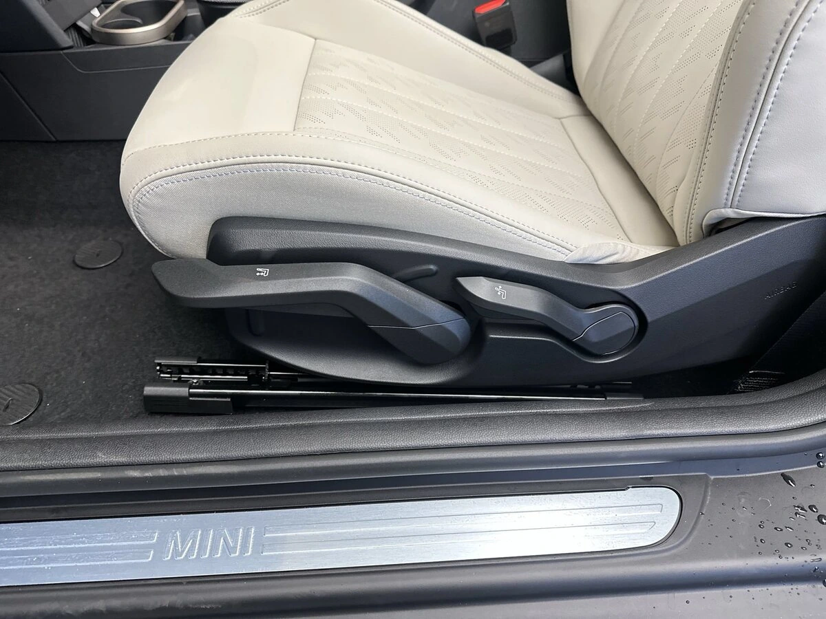 2026 MINI Convertible Base - Photo 15