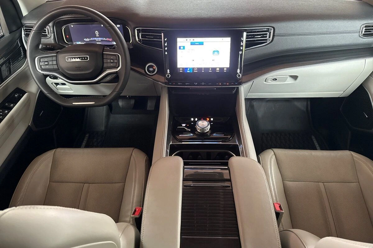 2023 Jeep Wagoneer Series I - Photo 13
