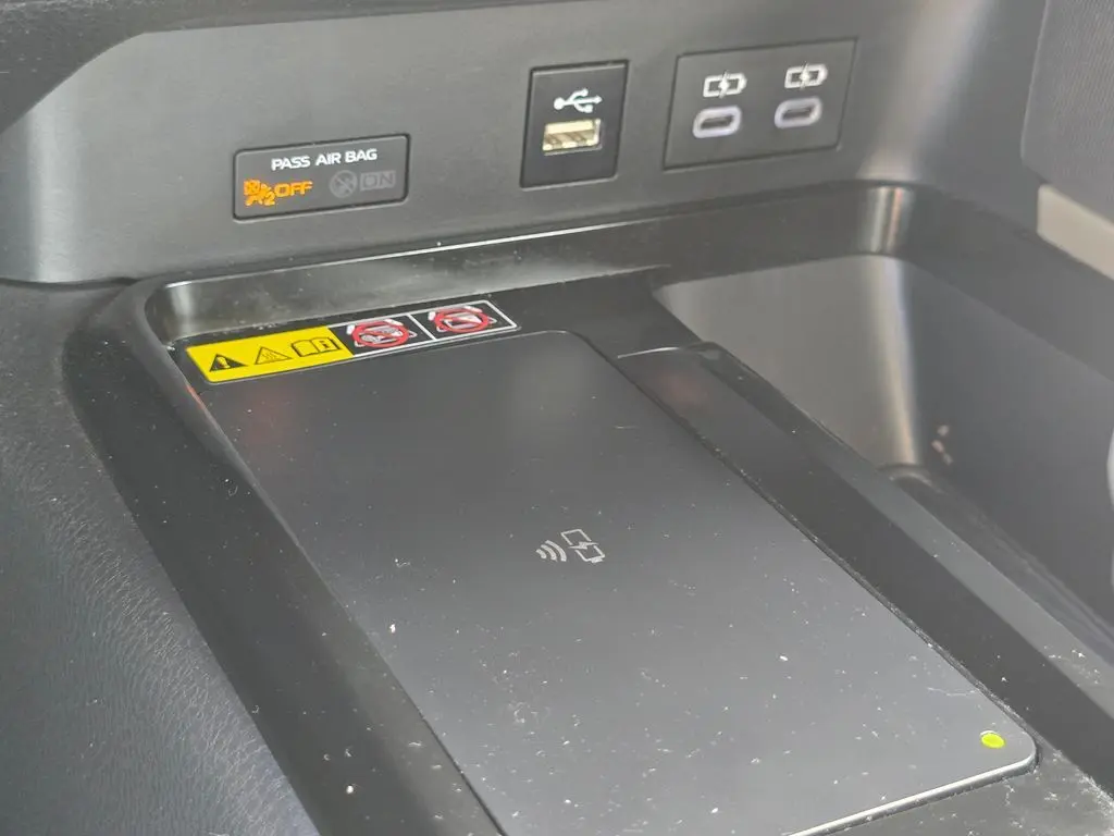 2025 Toyota Camry LE photo 6