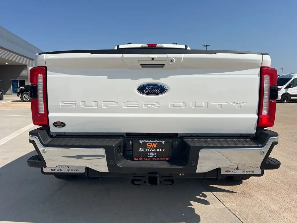 2026 Ford F-350 photo 7