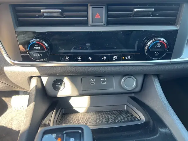 2026 Nissan Rogue SV photo 12