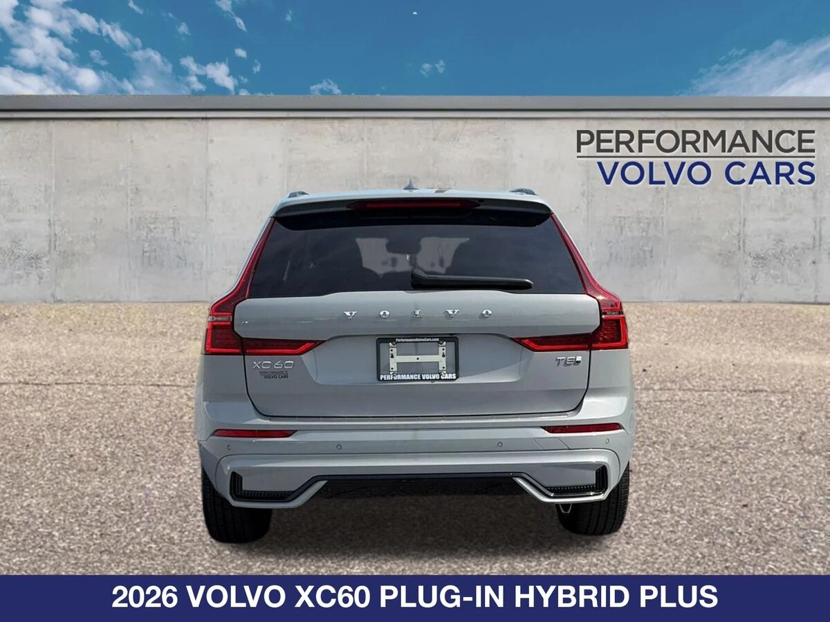 2026 Volvo - image 5