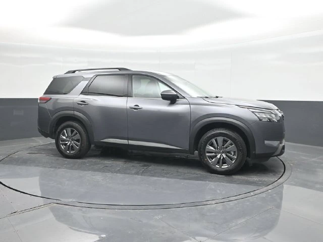 2025 Nissan Pathfinder SV - Photo 11