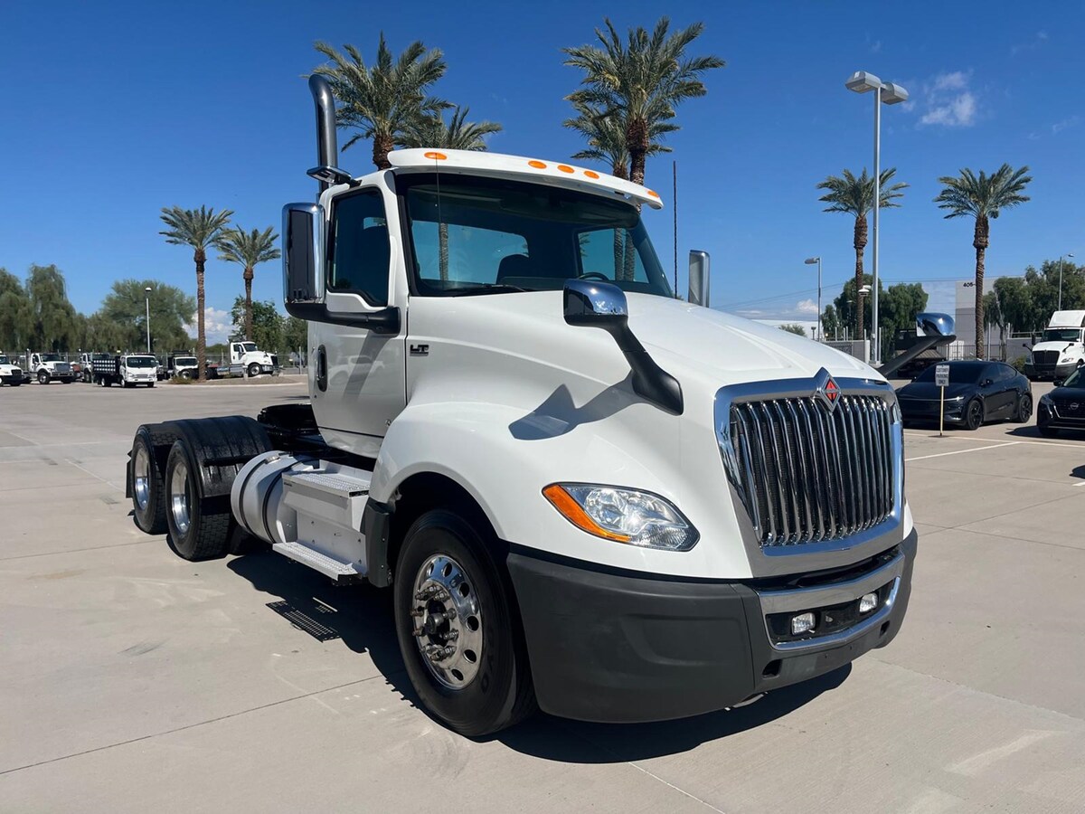 2020 International LT in Phoenix, AZ — photo 7